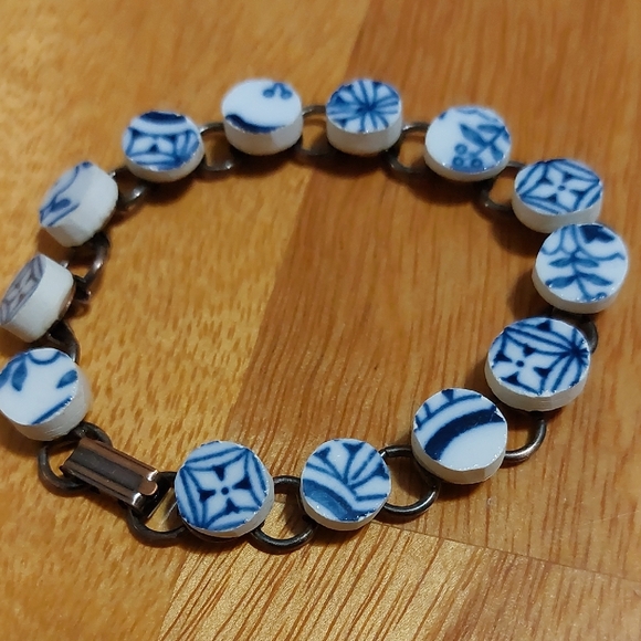 Jewelry - 💚5/$25 Vintage Blue & White Porcelain Bracelet | Hand-Painted | Copper | 8"